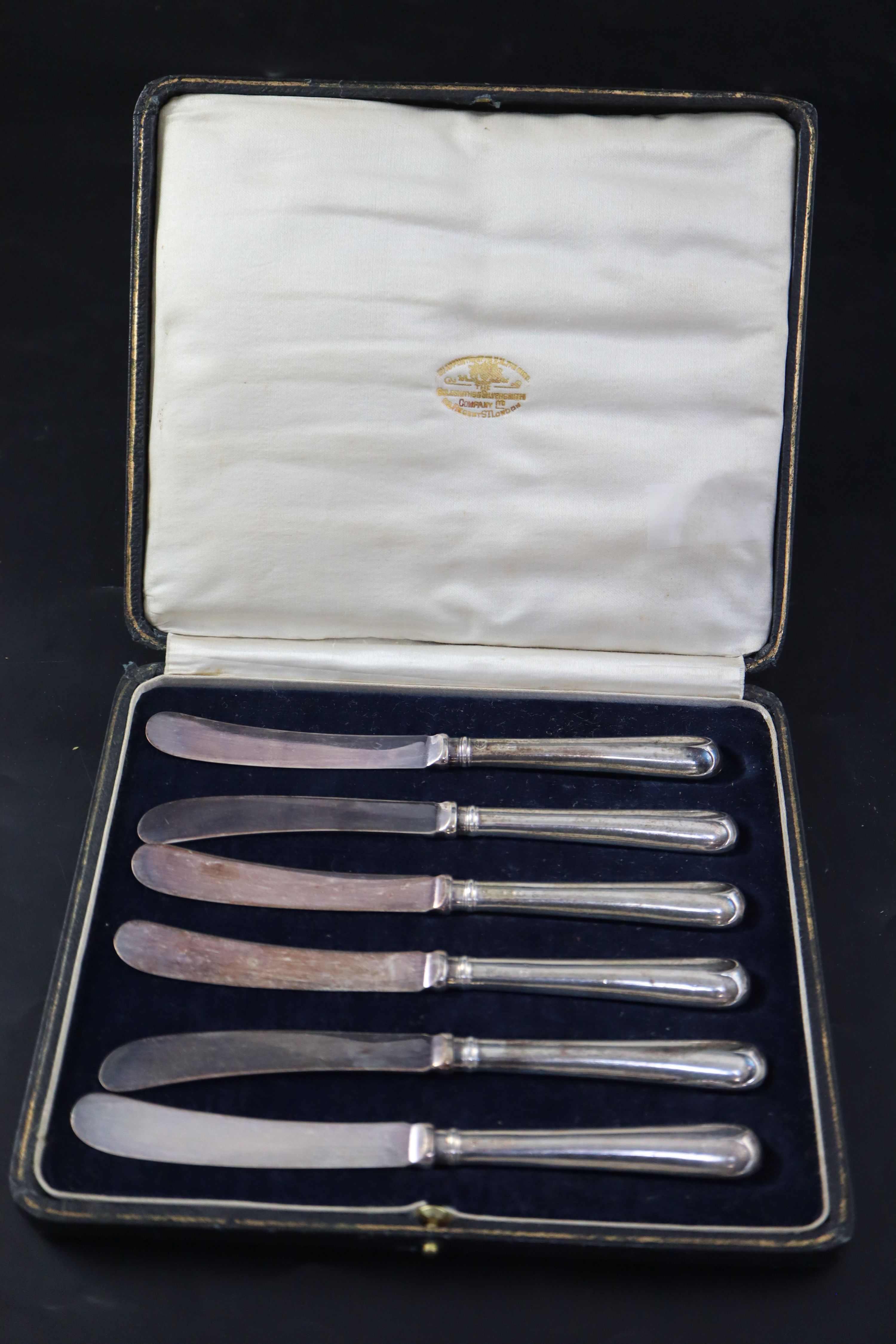A cased set of six George V silver handled tea knives,